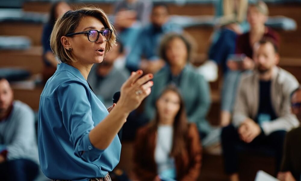 Quelles sont les 3 règles fondamentales pour apprendre à mieux s’exprimer en public ? Quelles sont les 3 règles fondamentales pour apprendre à mieux s'exprimer en public ?