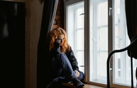 Comment être heureux quand tout va mal. Guide pratique