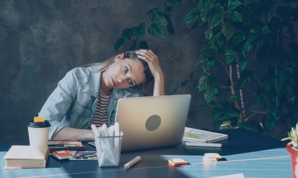 Je m’ennuie intellectuellement au travail : comprendre, agir et retrouver un vrai défi au quotidien Je m’ennuie intellectuellement au travail